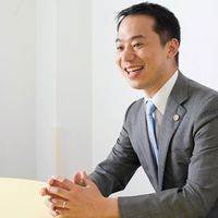 谷 靖介