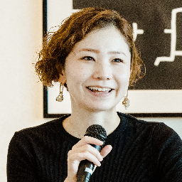 神津 由衣